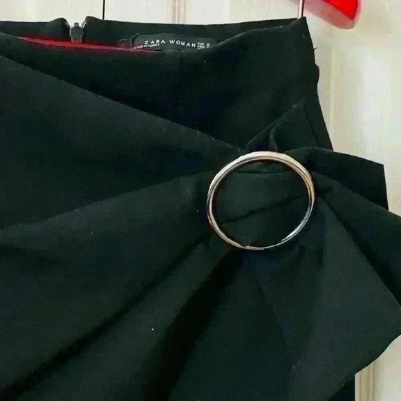 ZARA BLACK  MINI SKIRT SIZE SMALL - Picture 3 of 7
